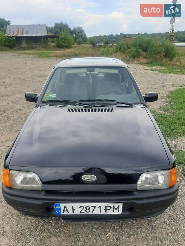 Седан Ford Orion 1990 в Ямполе