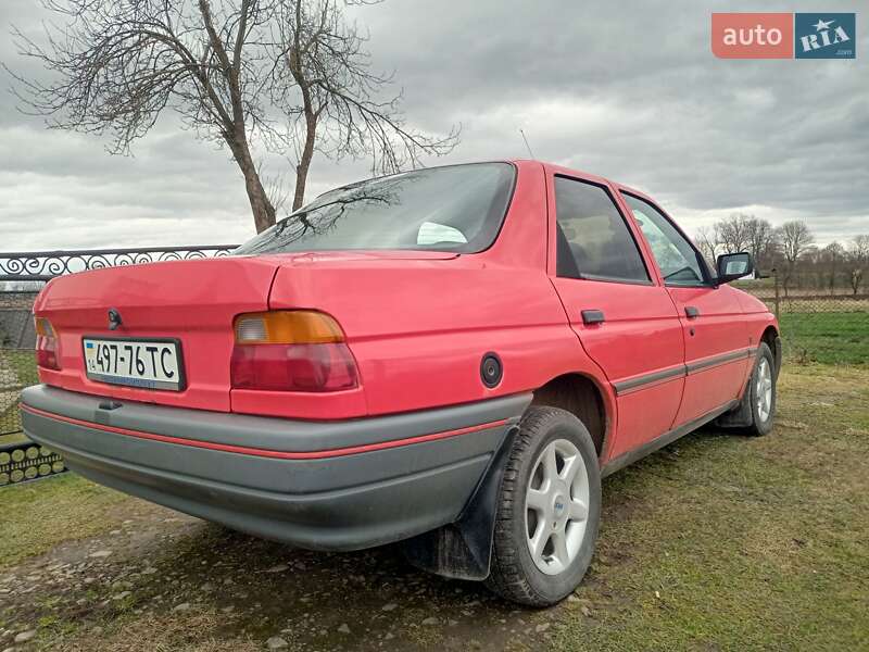 Седан Ford Orion 1993 в Самборе