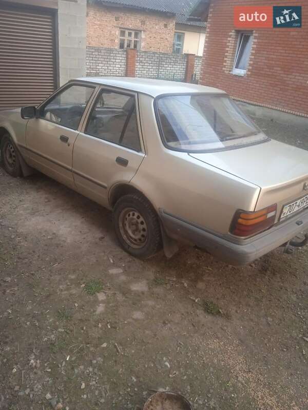Седан Ford Orion 1986 в 