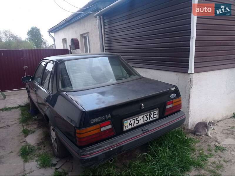 Седан Ford Orion 1989 в 