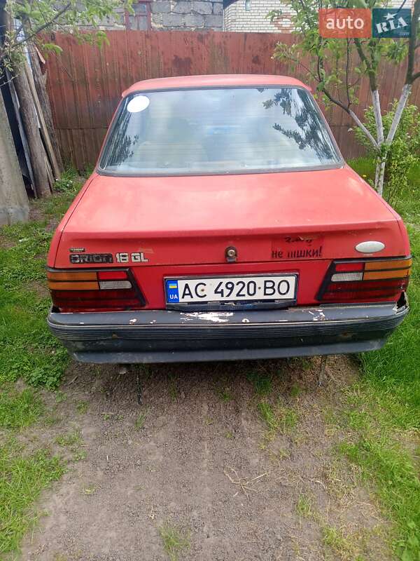 Седан Ford Orion 1988 в Луцке