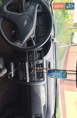 Седан Ford Orion 1992 в 