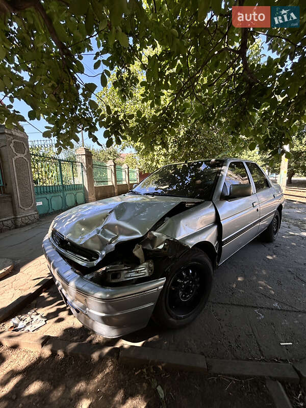 Седан Ford Orion 1990 в 