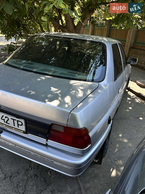 Седан Ford Orion 1990 в Одессе