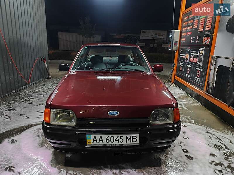 Седан Ford Orion 1989 в Буче