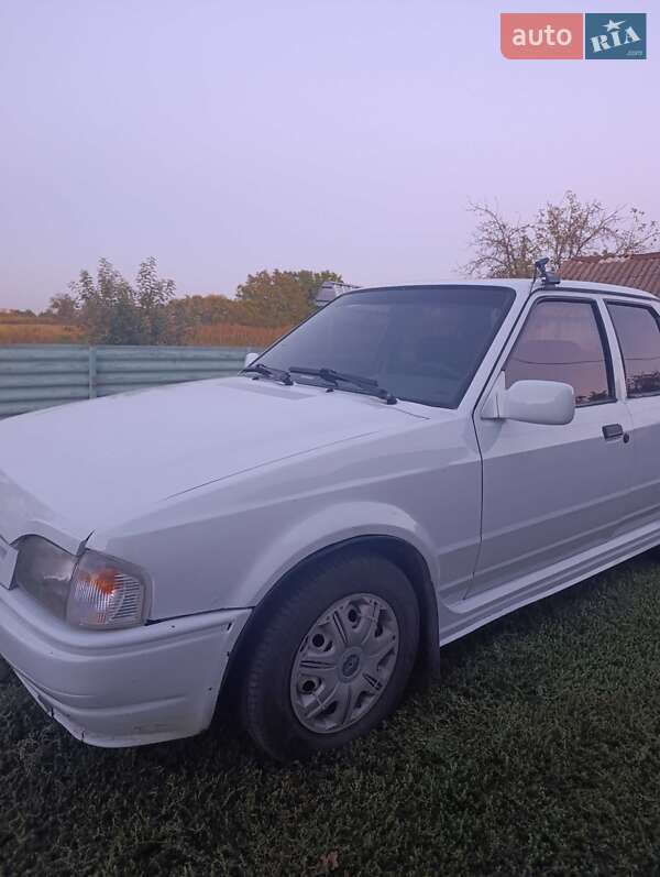 Седан Ford Orion 1988 в Новомиколаївці фото Седан Ford Orion 1988 в Новомиколаївці