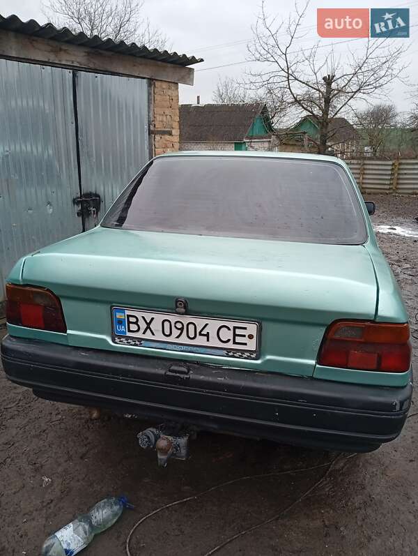 Седан Ford Orion 1991 в Антонінах
