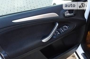 Мінівен Ford S-Max 2013 в 