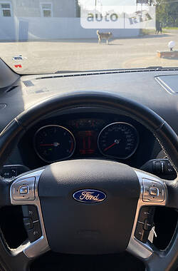 Мінівен Ford S-Max 2013 в 