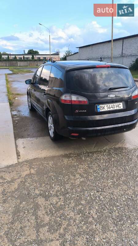 Минивэн Ford S-Max 2009 в Вараше