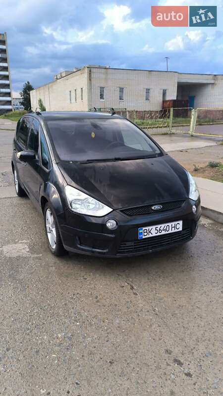 Минивэн Ford S-Max 2009 в Вараше