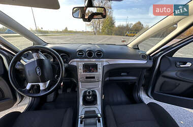 Минивэн Ford S-Max 2006 в 