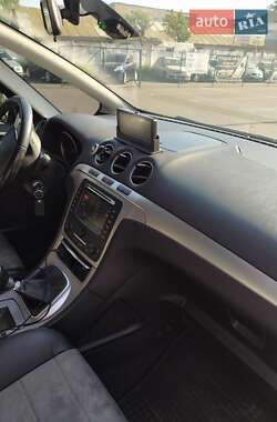 Минивэн Ford S-Max 2011 в 