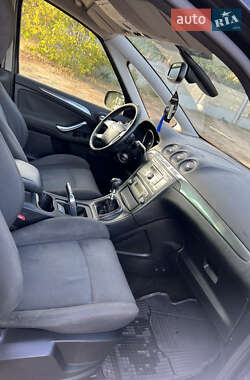 Минивэн Ford S-Max 2006 в 