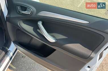 Минивэн Ford S-Max 2013 в 