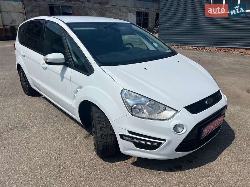 Минивэн Ford S-Max 2013 в 