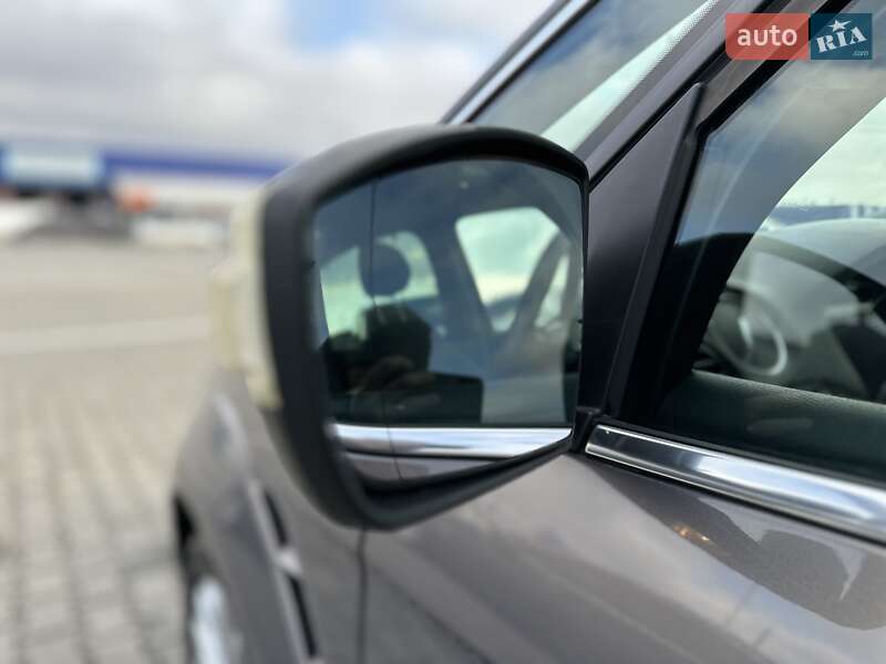 Мінівен Ford S-Max 2011 в Чернівцях фото 12 Мінівен Ford S-Max 2011 в Чернівцях