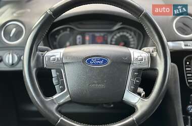 Минивэн Ford S-Max 2011 в 