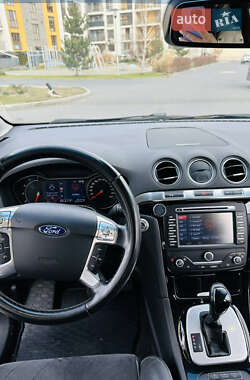 Минивэн Ford S-Max 2012 в 