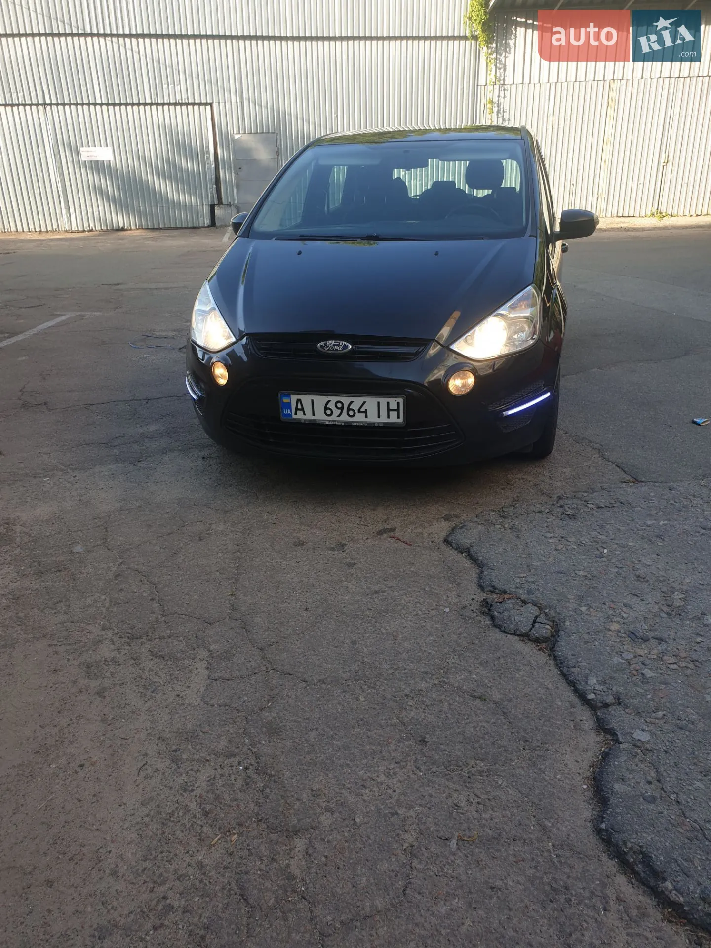 2010 Ford S-MAX - мініатюра 21