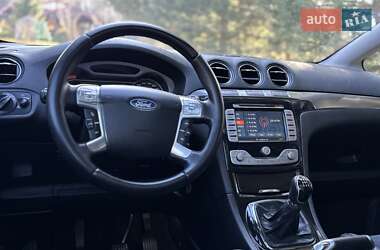 Минивэн Ford S-Max 2009 в 