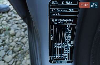 Минивэн Ford S-Max 2011 в 
