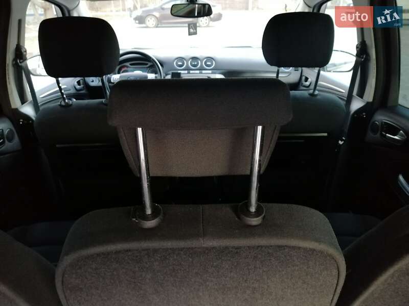 Минивэн Ford S-Max 2010 в 
