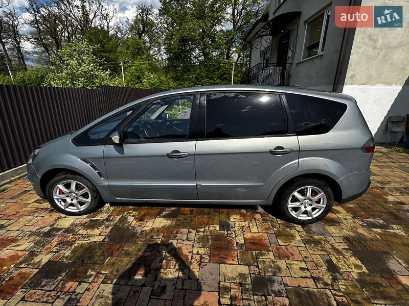 Минивэн Ford S-Max 2009 в Долине