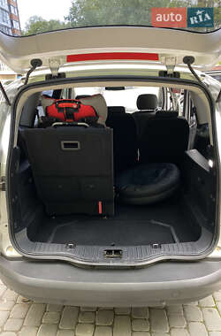 Минивэн Ford S-Max 2011 в 
