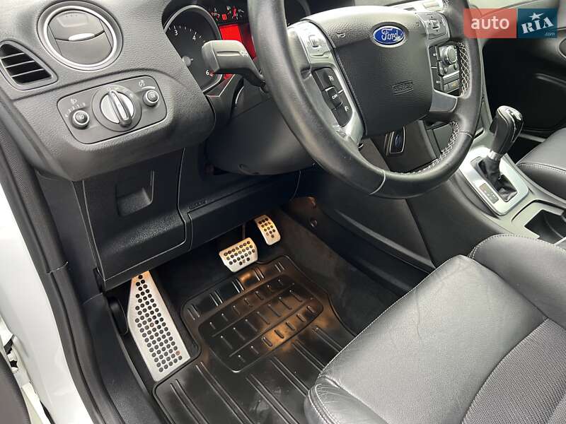 Мінівен Ford S-Max 2013 в Радивиліві