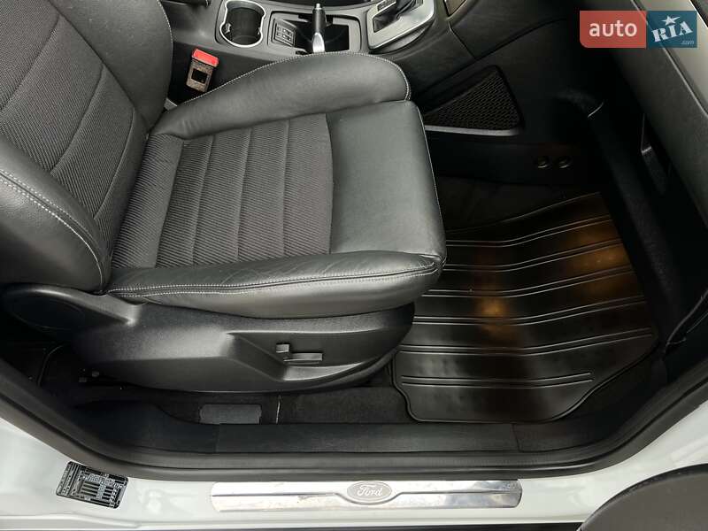 Мінівен Ford S-Max 2013 в Радивиліві