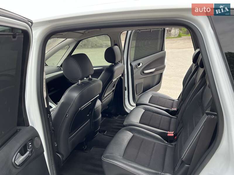 Мінівен Ford S-Max 2013 в Радивиліві
