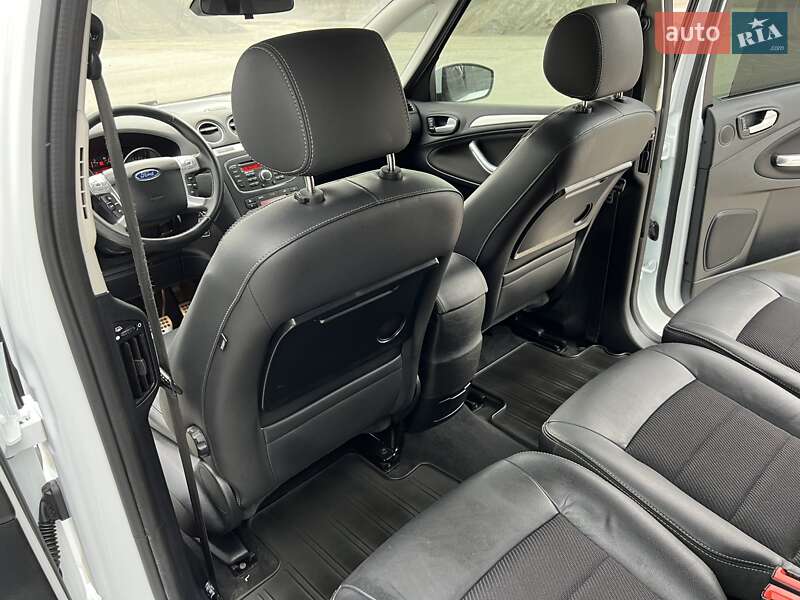 Мінівен Ford S-Max 2013 в Радивиліві