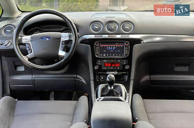 Минивэн Ford S-Max 2011 в 