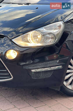 Минивэн Ford S-Max 2011 в 