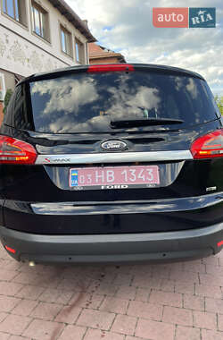 Минивэн Ford S-Max 2011 в 