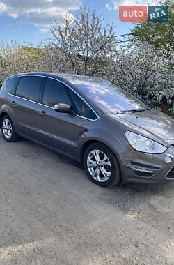 Минивэн Ford S-Max 2013 в 