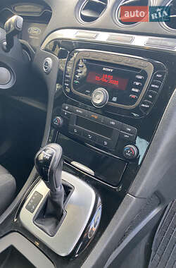 Минивэн Ford S-Max 2013 в 