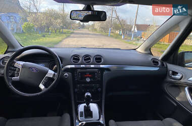 Минивэн Ford S-Max 2013 в 