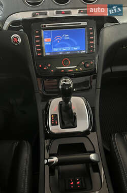 Минивэн Ford S-Max 2014 в 
