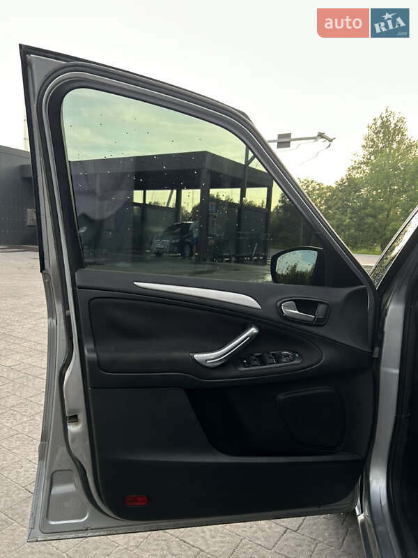 Минивэн Ford S-Max 2009 в Надворной