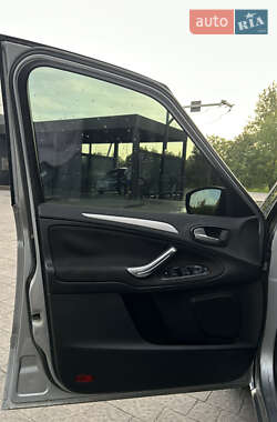 Минивэн Ford S-Max 2009 в 