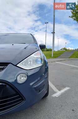 Минивэн Ford S-Max 2013 в 