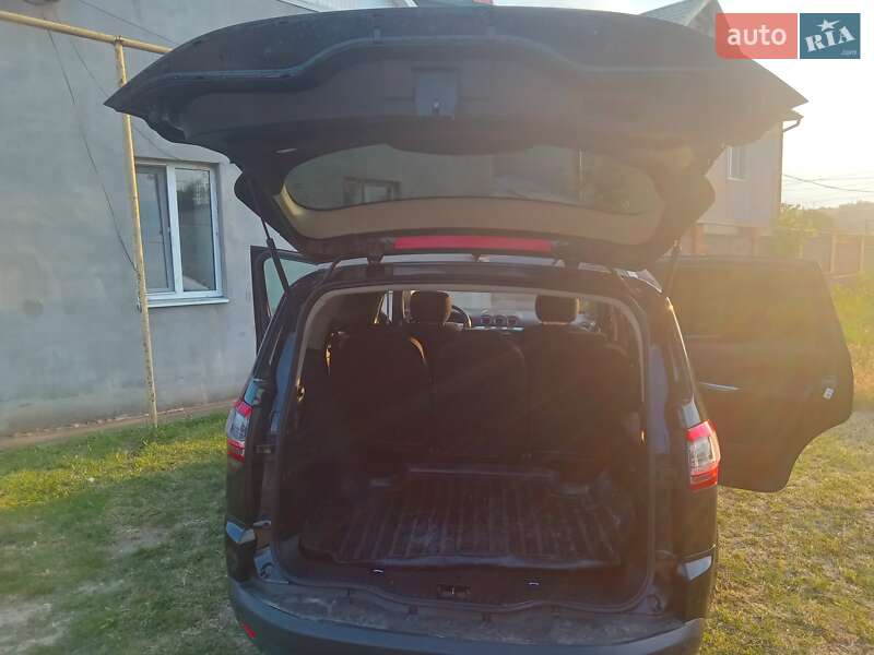 Минивэн Ford S-Max 2014 в Березовке