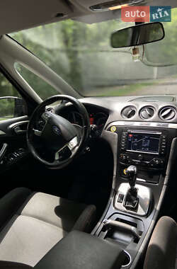 Минивэн Ford S-Max 2011 в 