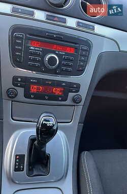 Минивэн Ford S-Max 2011 в 