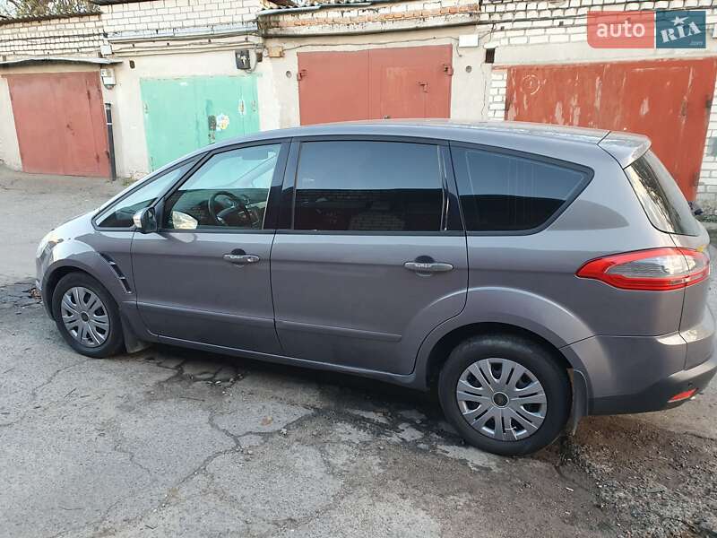 Минивэн Ford S-Max 2013 в Черноморске