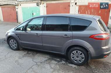 Минивэн Ford S-Max 2013 в 