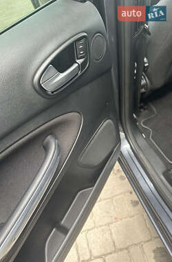 Мінівен Ford S-Max 2010 в 