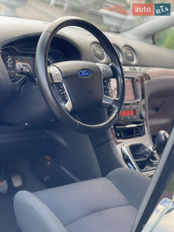Минивэн Ford S-Max 2011 в Стрые